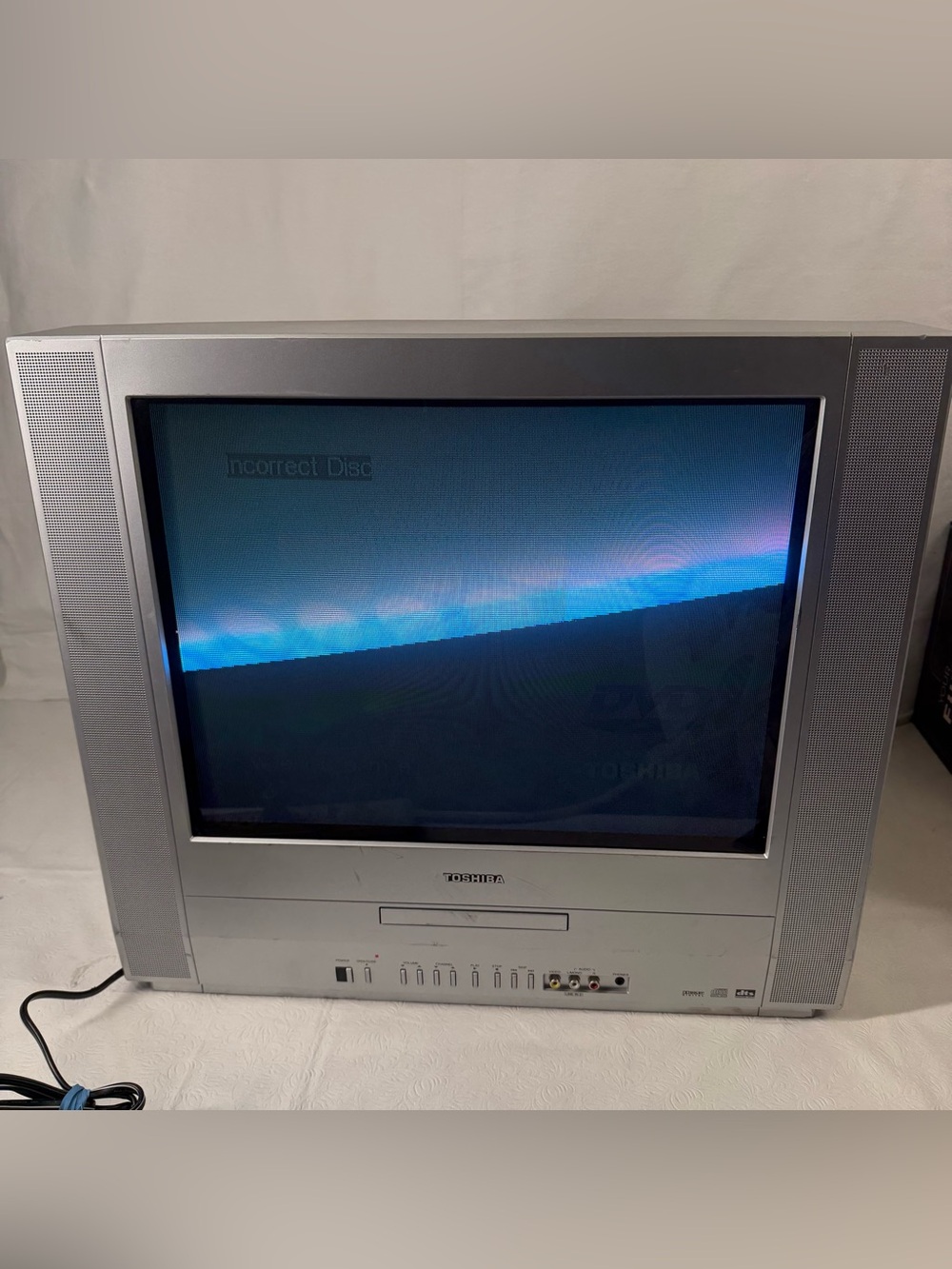 Toshiba MD20F11 20" Retro Gaming Flat Glass CRT TV / DVD Combo